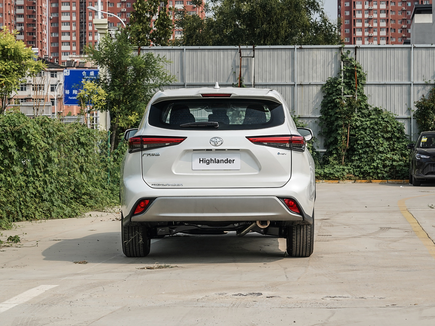 Toyota Highlander 2023 2.5L smart electric hybrid two-drive elite version 5 seats - Image 2