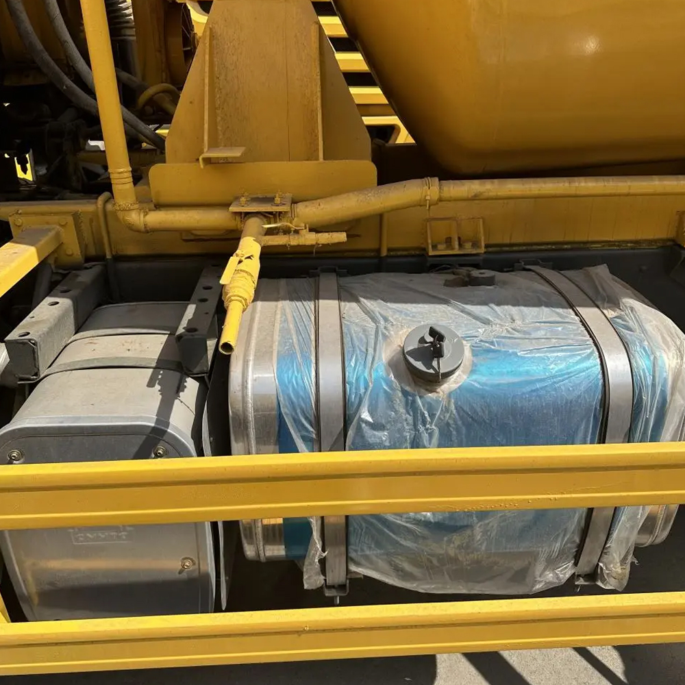 Sinotruk Howo 16 Cubic Concrete Mixer Truck - Image 5