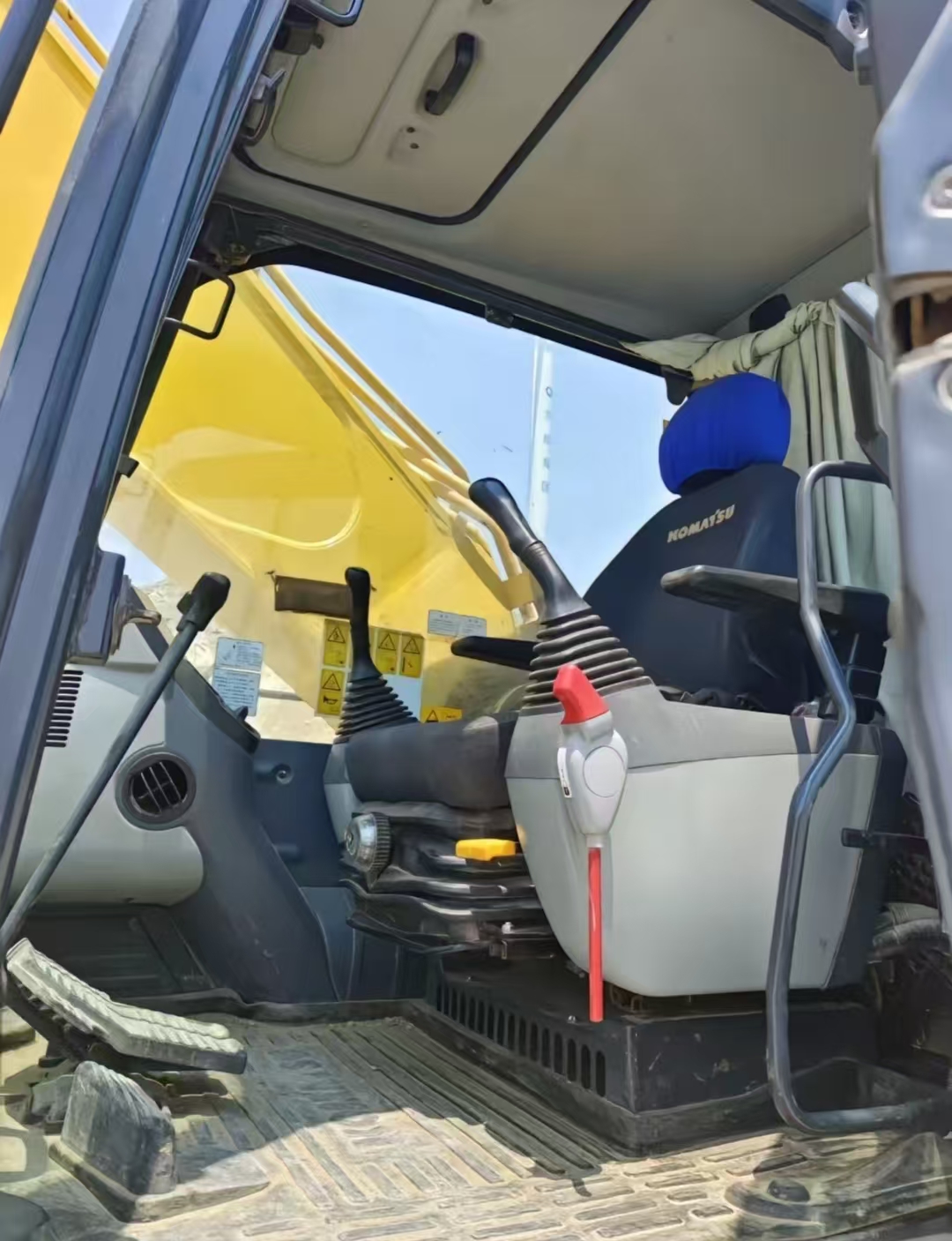 Komatsu 300 Excavator - Image 5