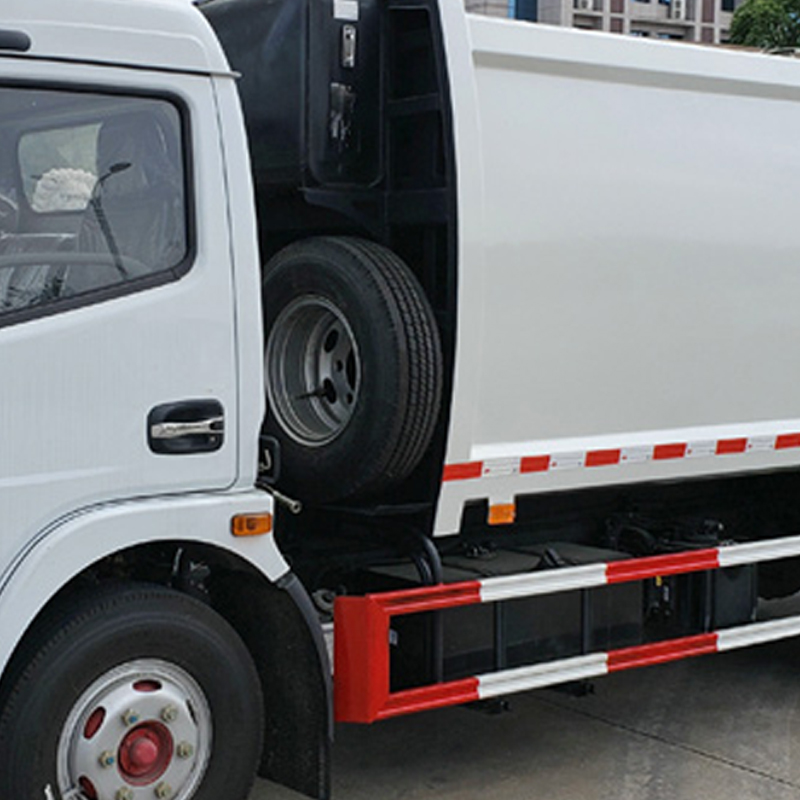 Dongfeng Dolica 8-party Compressed Garbage Truck - Image 4