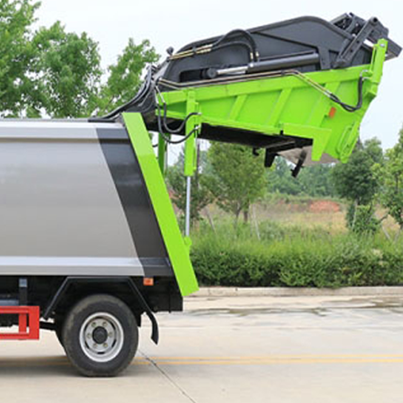 Dongfeng Fureka 6-party Compressed Garbage Truck - Image 4