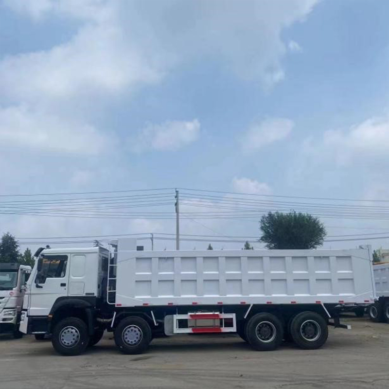 HOWO 8X4 371HP Dump Truck - Image 3