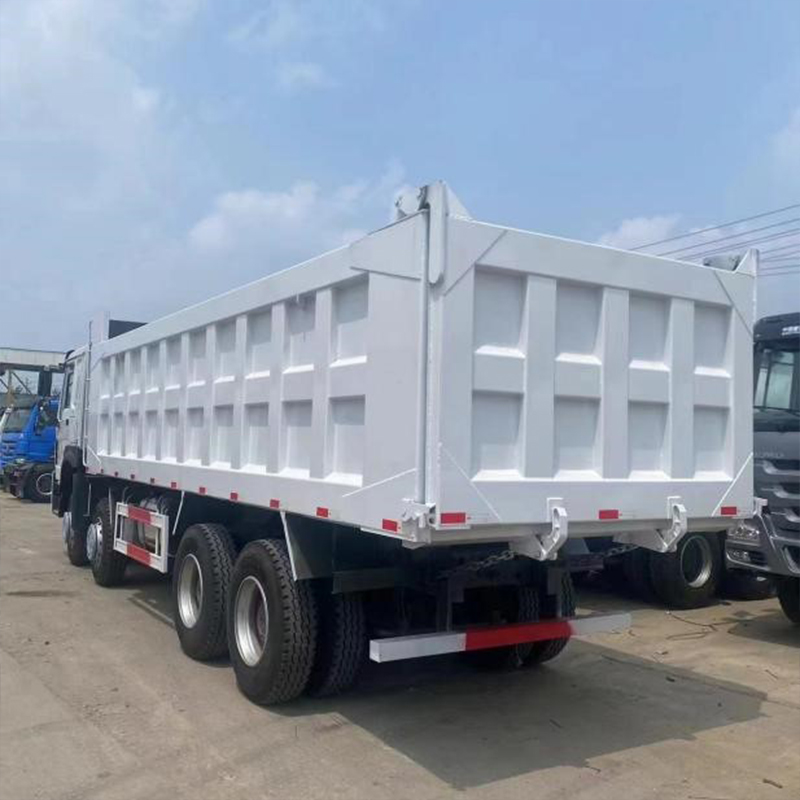 HOWO 8X4 371HP Dump Truck - Image 4
