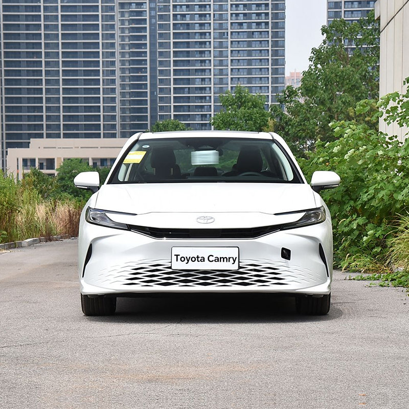 Toyota Camry 2024 2.0GVP Deluxe Edition - Image 2