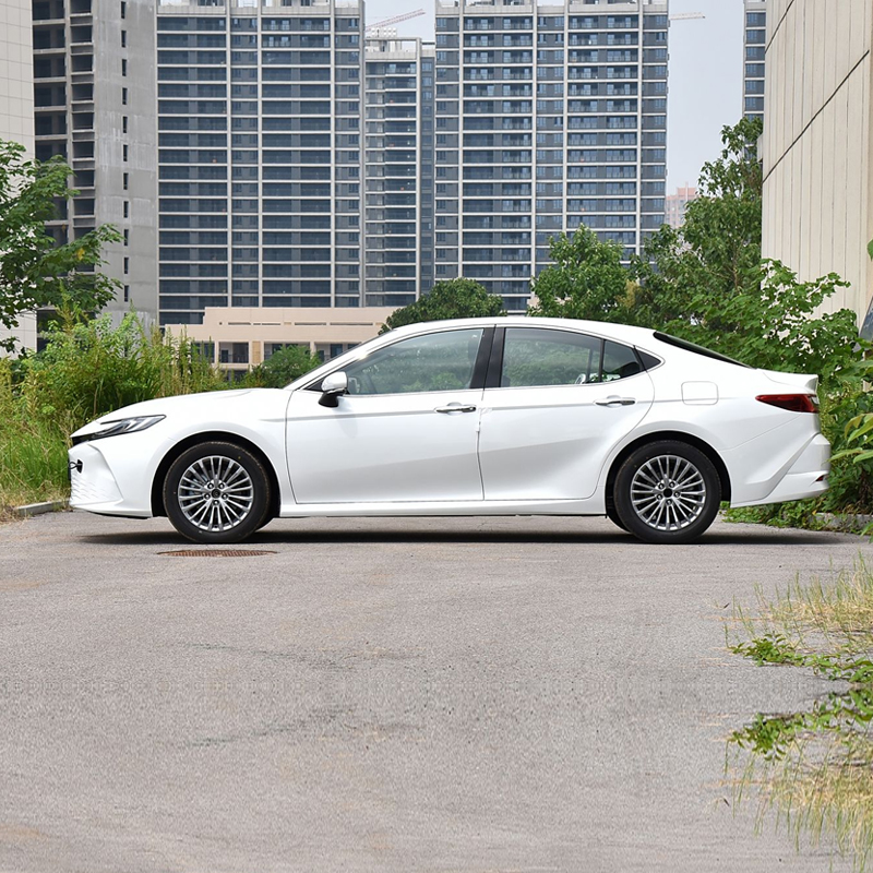 Toyota Camry 2024 2.0GVP Deluxe Edition - Image 3