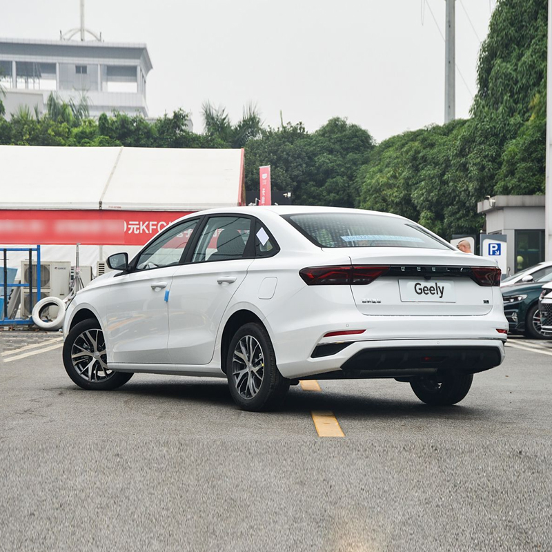 Geely Emgrand 2023 4th generation Champion Edition 1.5L manual luxury model - Image 7