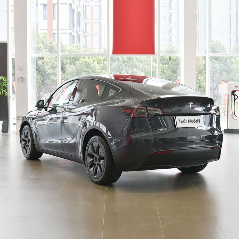 Tesla Model Y2024 Long range 4WD - Image 7