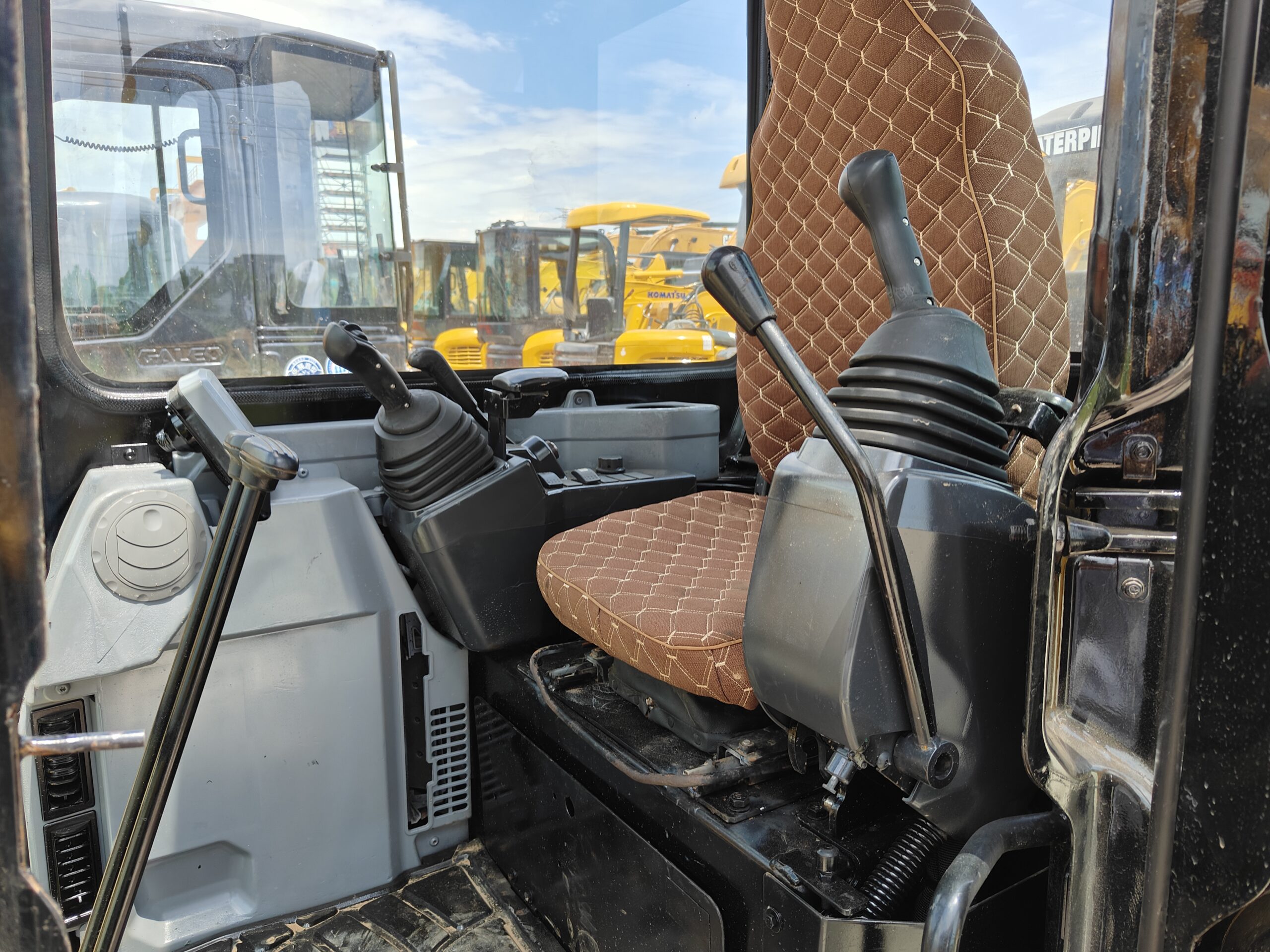 Reconditioned machine CAT 303.5E EXCAVATOR - Image 3