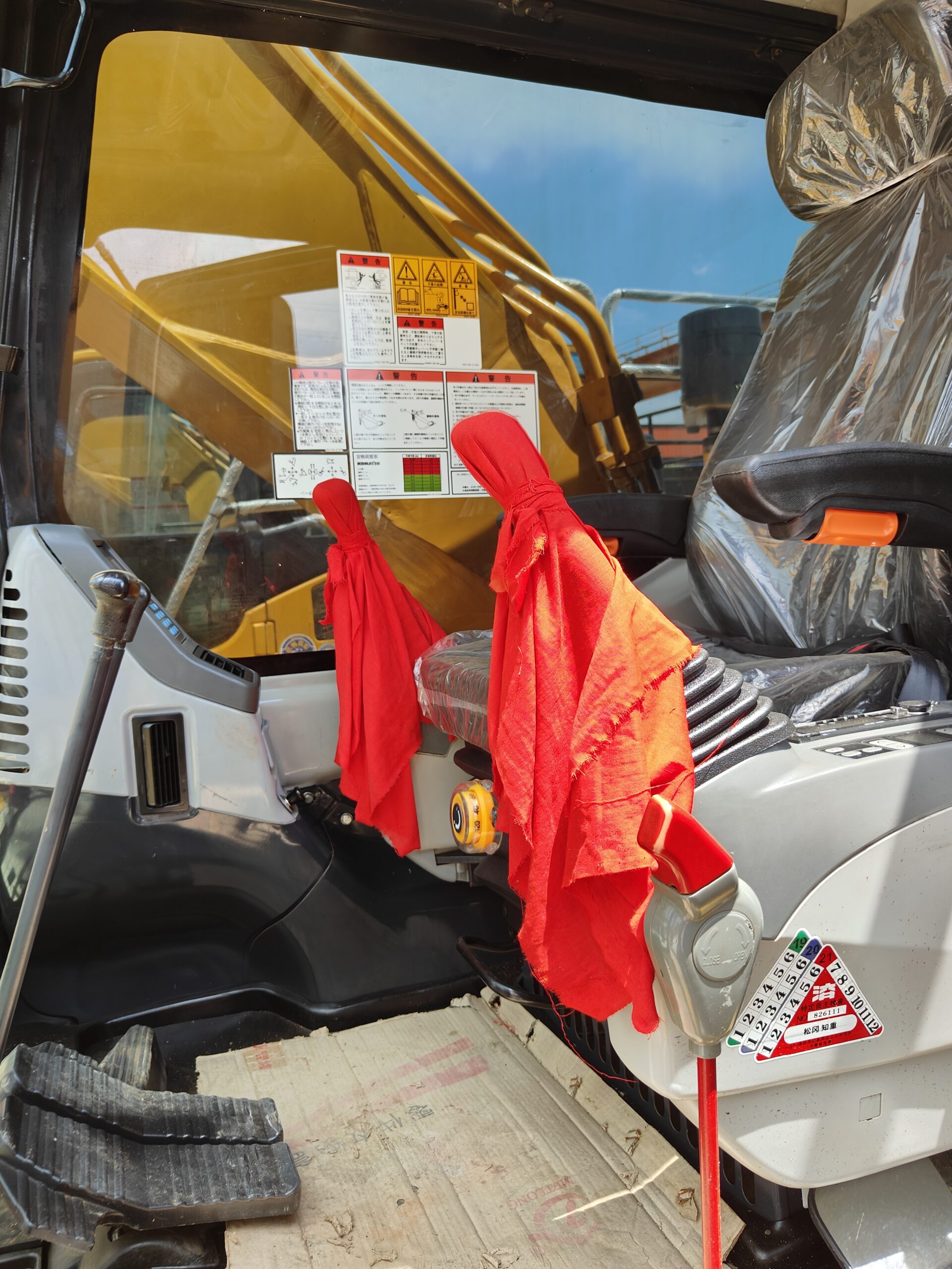 Reconditioned machine KOMATSU 350 EXCAVATOR - Image 4