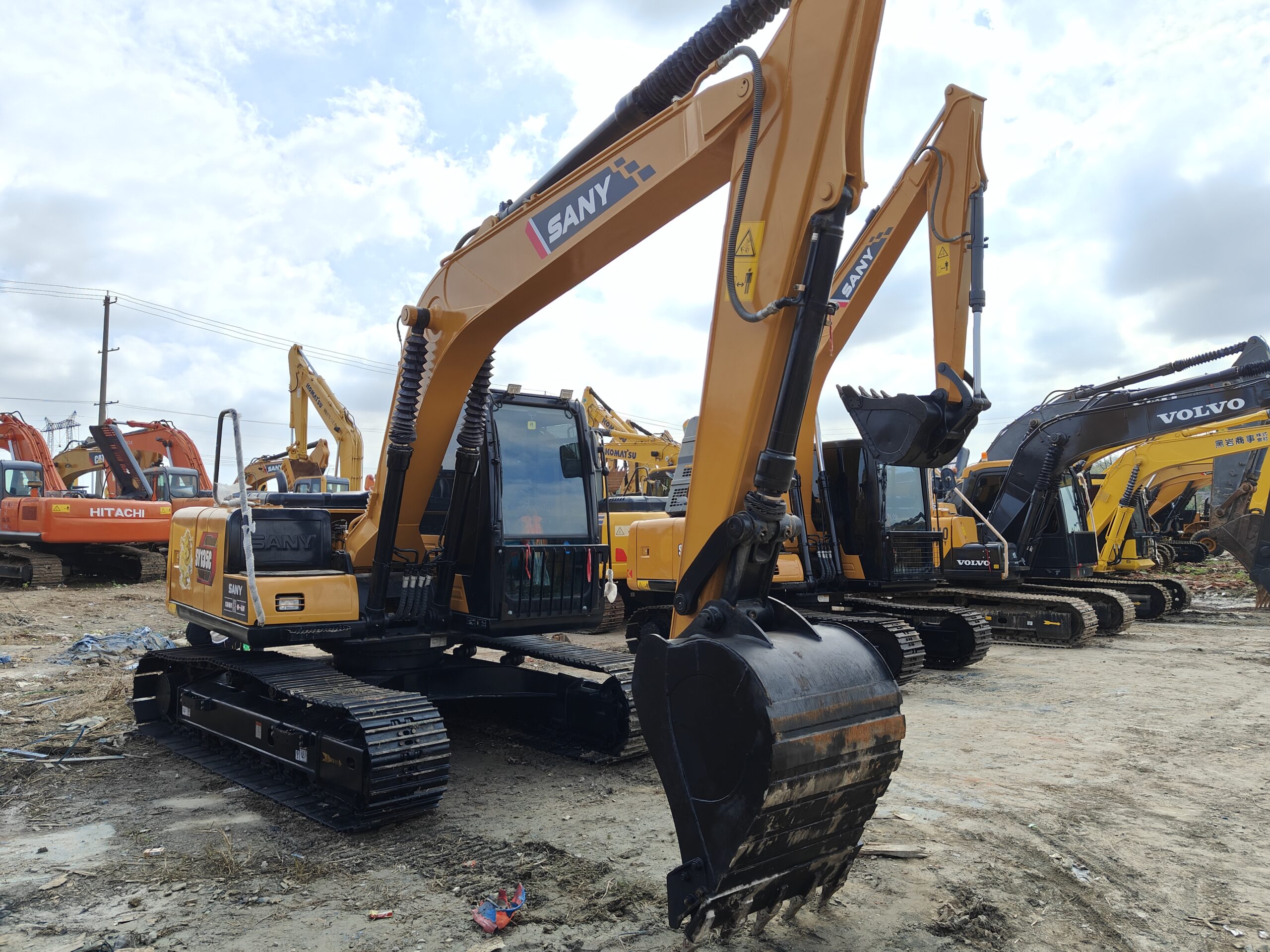 Reconditioned machine Sany 135 excavator - Image 2