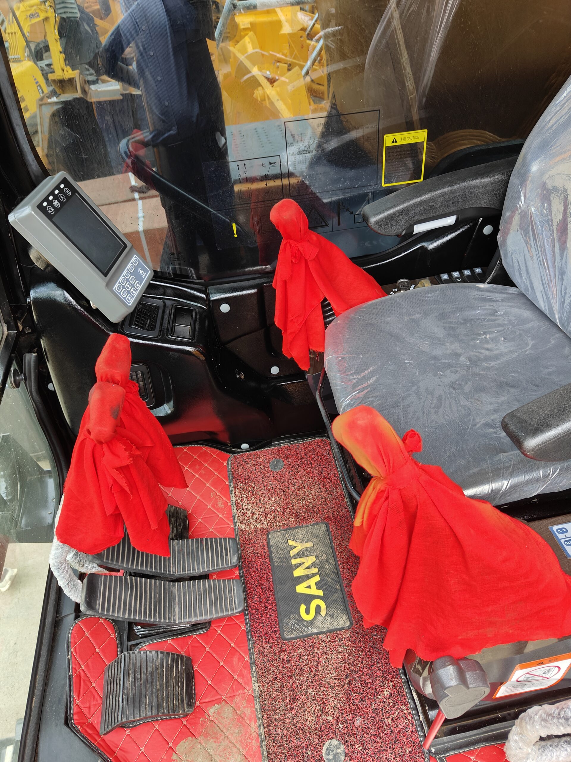 Reconditioned machine Sany 365H excavator - Image 6