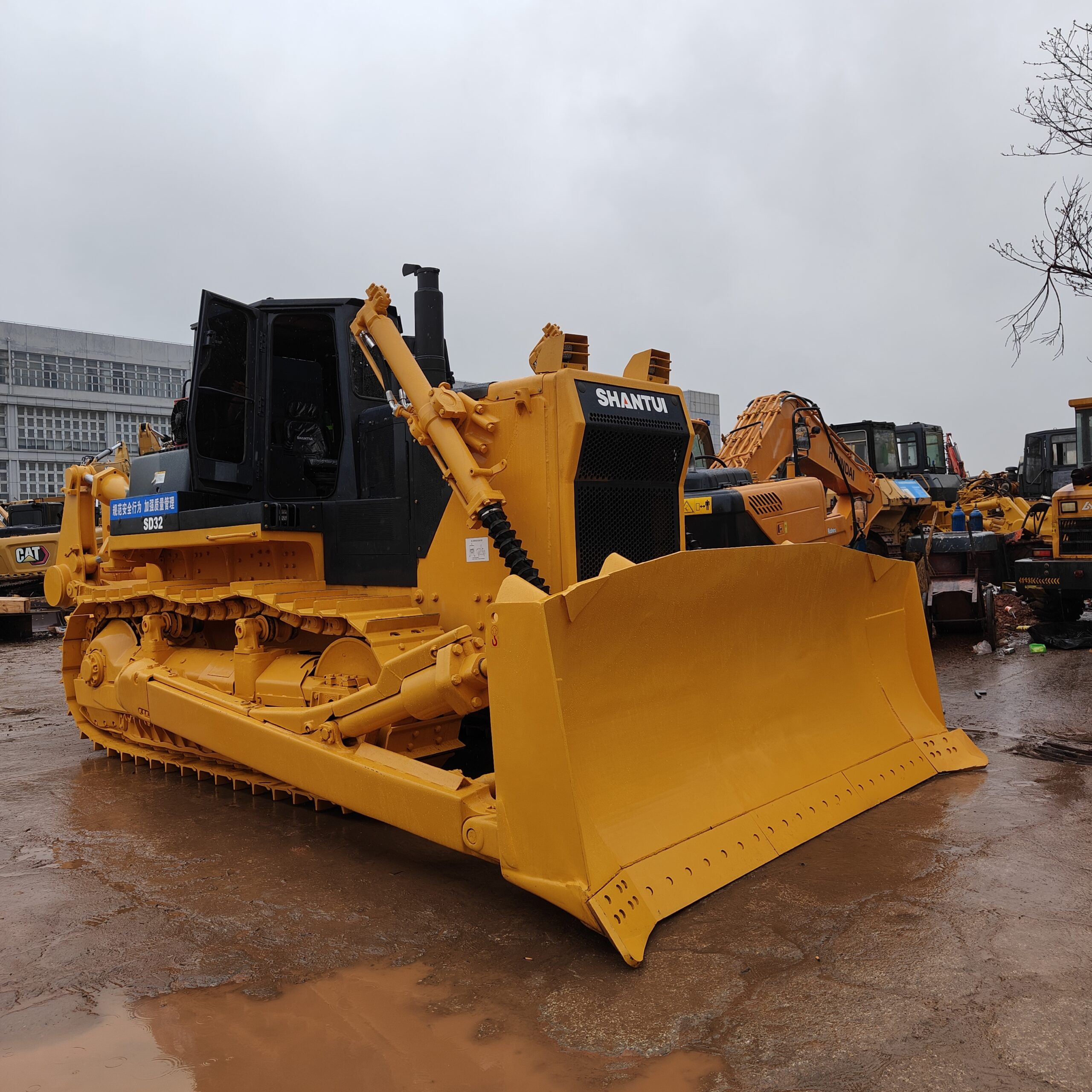 Reconditioned machine SHANTUI SD32 BULLDOZER - Image 4