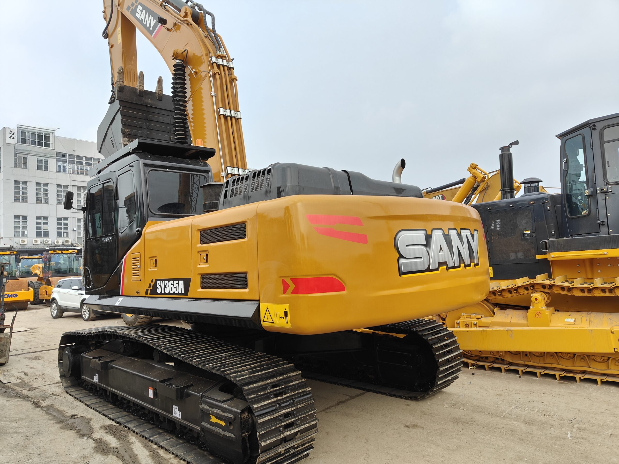 Reconditioned machine Sany 365H excavator - Image 3