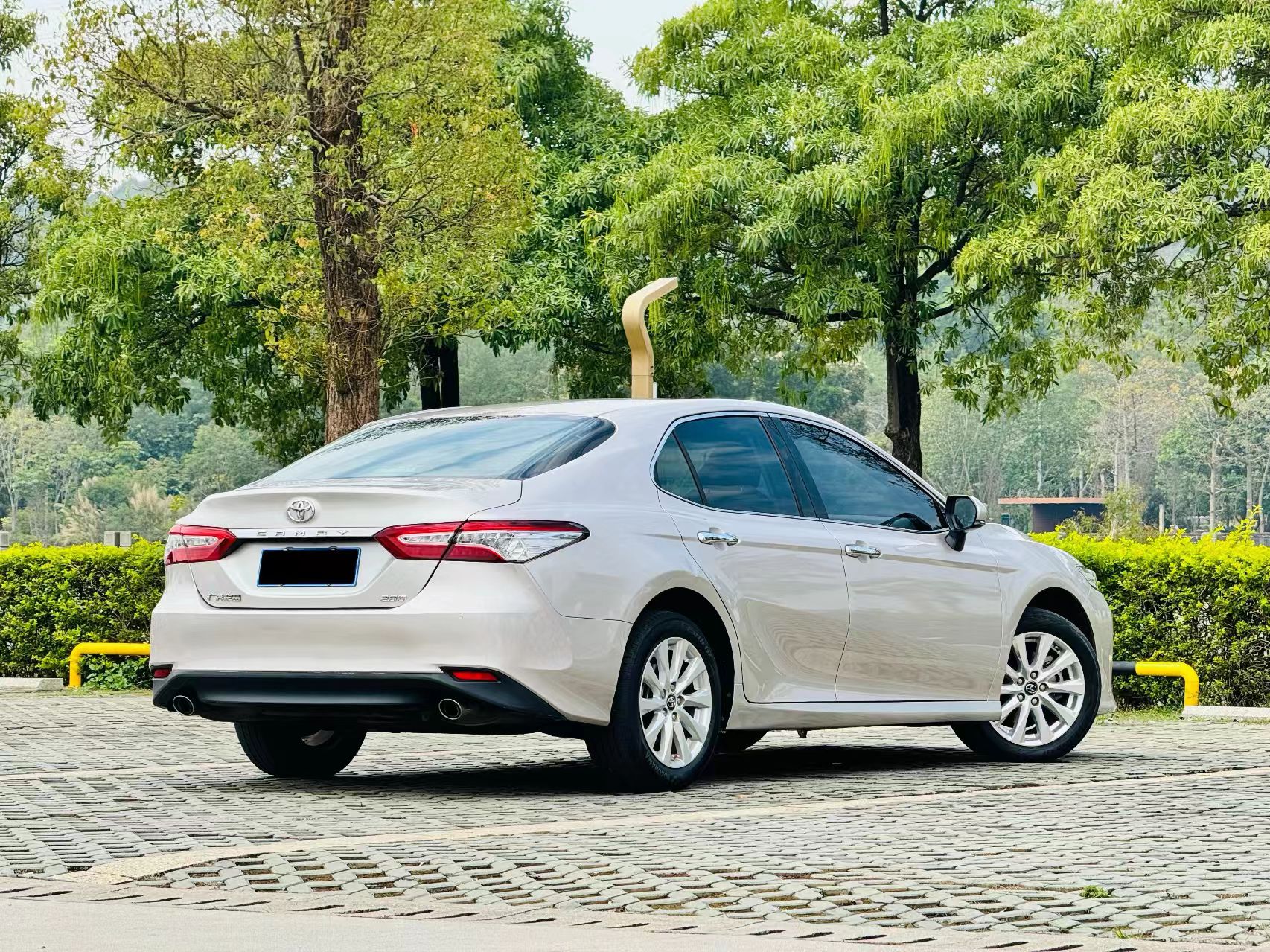 Used Toyota 2019 Camry facelift 2.0G Luxury Edition - Image 6