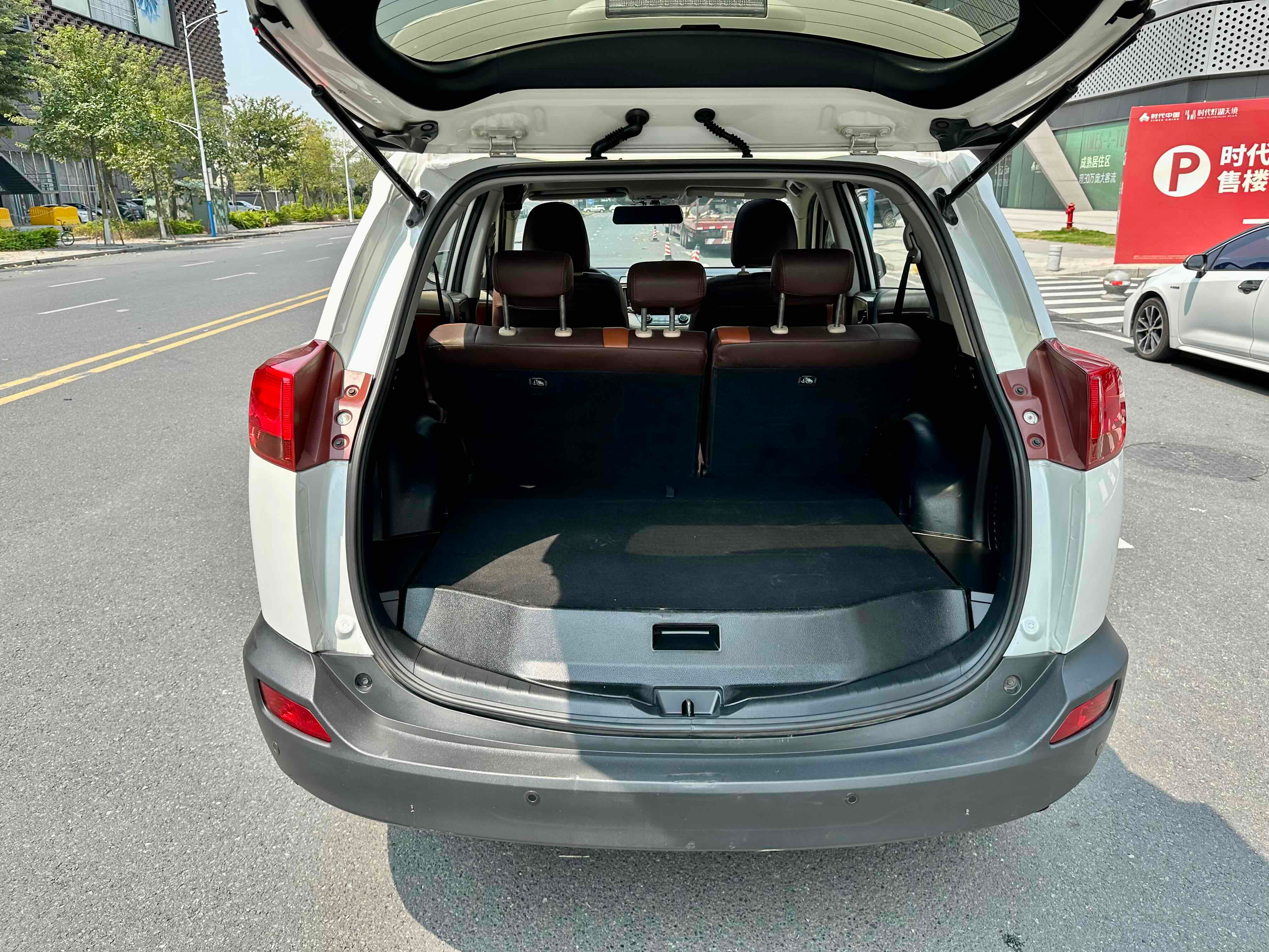 Used Toyota RAV4 2015 2.0L CVT FWD Windom Edition - Image 5