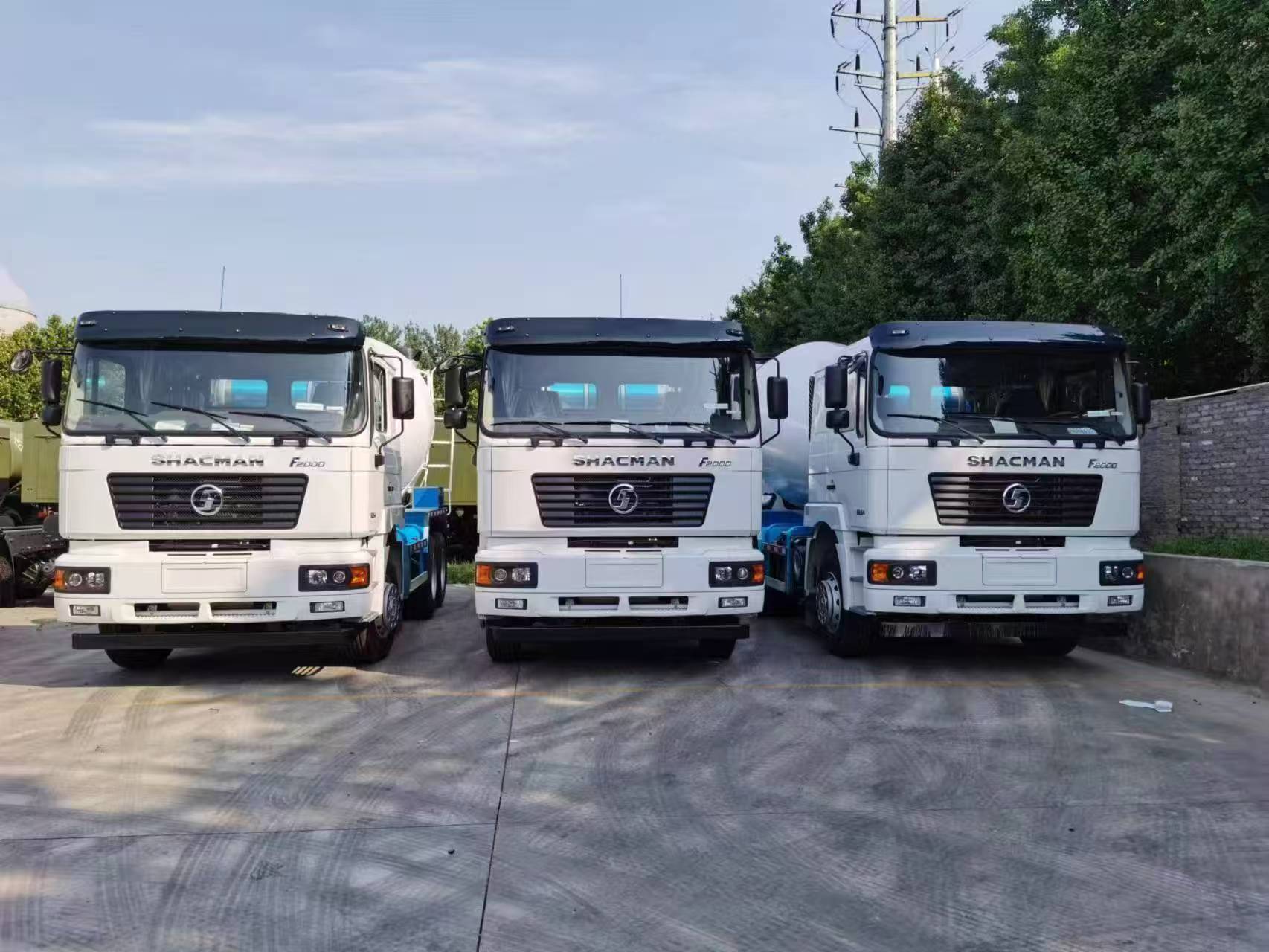 NEW SHACMAN F2000 Heavy Duty Mixer Truck / 6x4 - Image 3