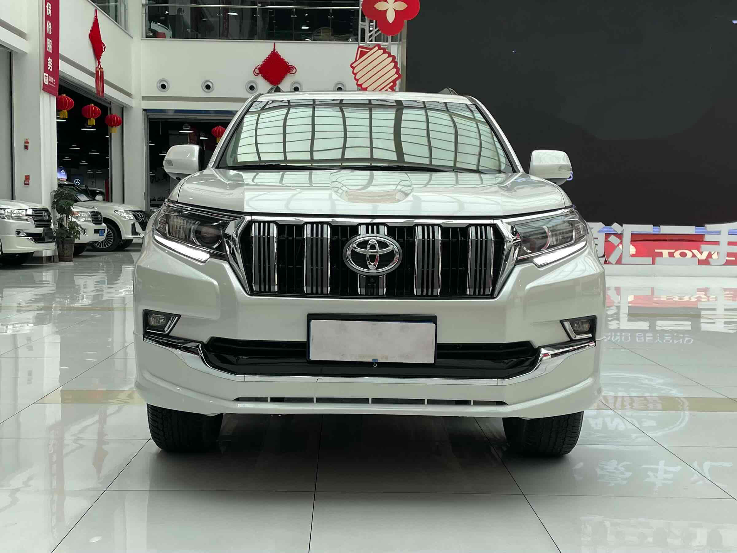 Used Toyota 2018 Prado 3.5L auto TX - Image 2
