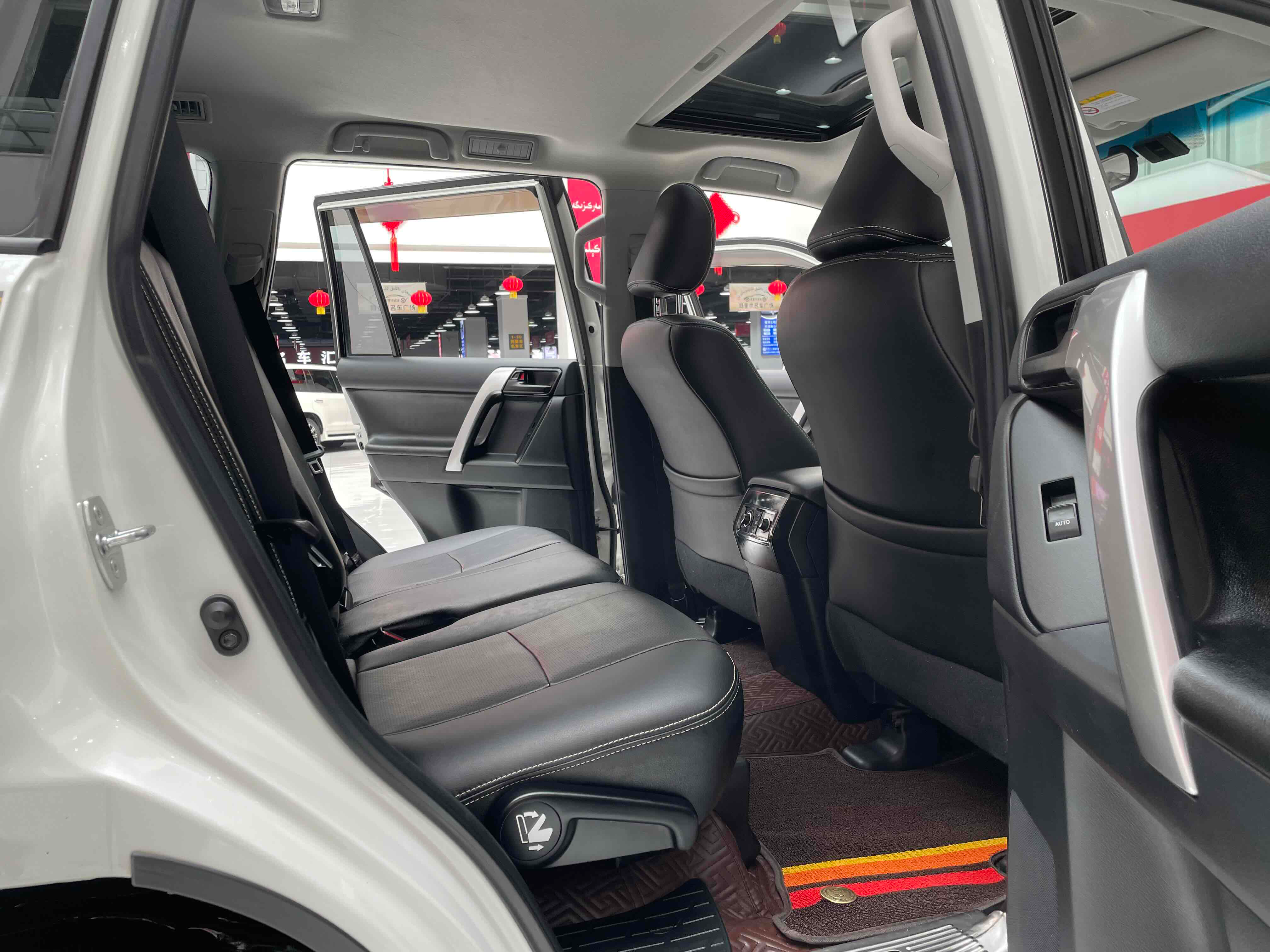 Used Toyota 2018 Prado 3.5L auto TX - Image 6