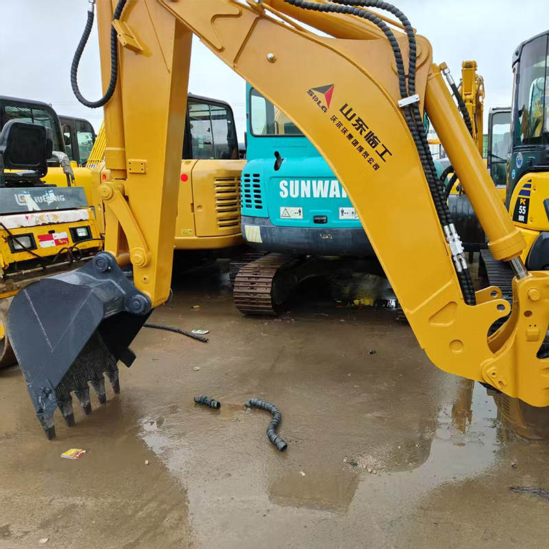 SDLG LGB680 Backhoe Loader 79 hp 4-wheel drive loader + backhoe - Image 4