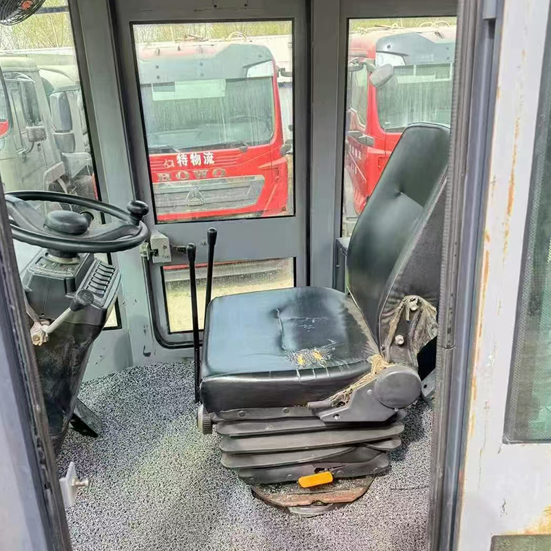 XCMG Backhoe Loader WZ30-25 88 HP 4-wheel drive loader+backhoe - Image 6