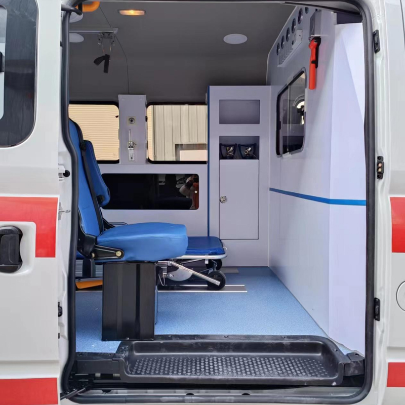 MAXUS V80 short-axle transfer ambulance - Image 8