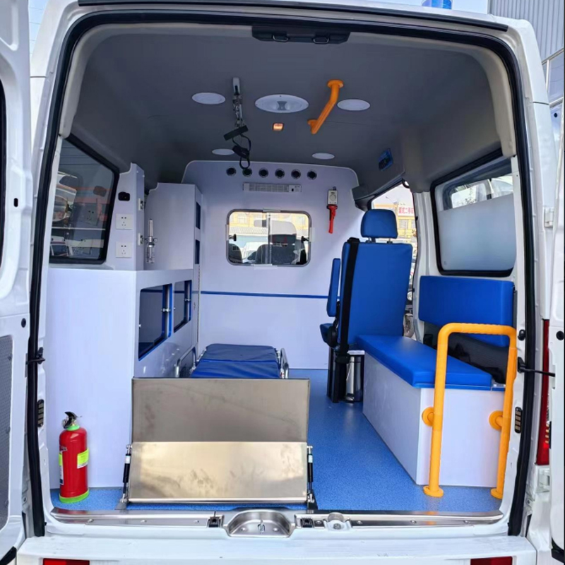 MAXUS V80 short-axle transfer ambulance - Image 9